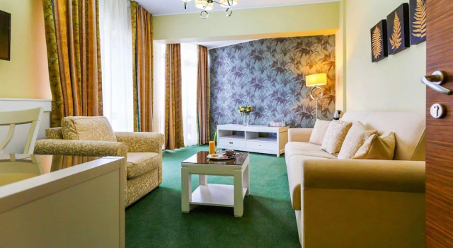 O podwyższonym standardzie dwuosobowy suite Mercure Galati Centrum