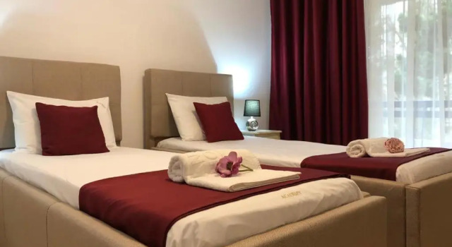 Standardowy dwuosobowy pokój z widokiem na ogród Academy Hotel