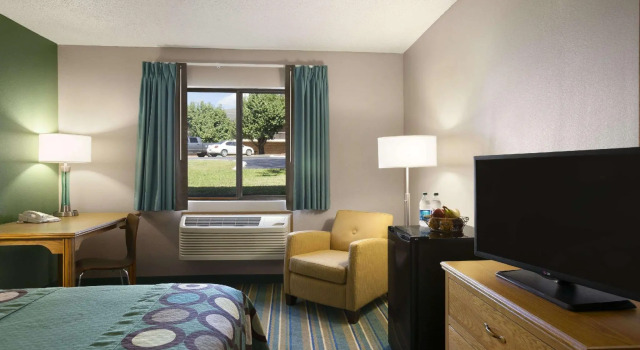 Двухместный номер Standard Super 8 by Wyndham Batesville