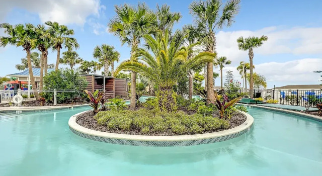Коттедж Windsor Island Vacation Pool Home