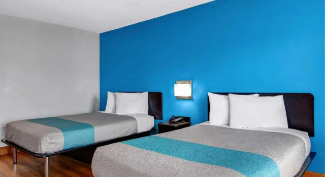 Четырёхместный номер Standard Motel 6 Atlanta GA