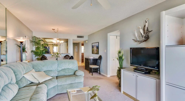 Land's End 404 Building 6 Direct Beachfront Condo/top Floor!