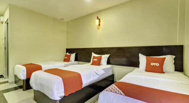 Номер Deluxe OYO 89960 Manjung Inn Hotel