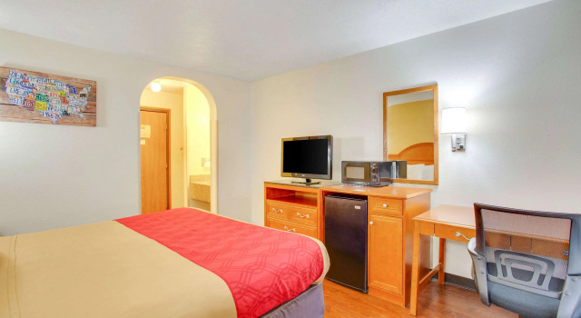 Двухместный номер Standard Econo Lodge Inn & Suites Albuquerque East I-40 Eubank Exit