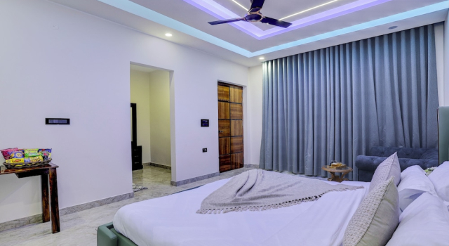 Вилла Deluxe ELIVAAS Amaltas 4BHK Hideaway With Pool