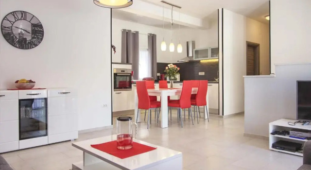 New villa Luna with private pool in Pula surrounded by greenery