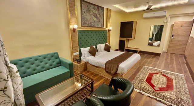 Номер Deluxe Hotel Krimzon Manor