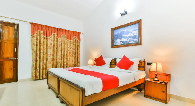 OYO 17110 Joy Guest House, Rezerwuj Pensjonat Hotele w North Goa z parkingiem, Parking