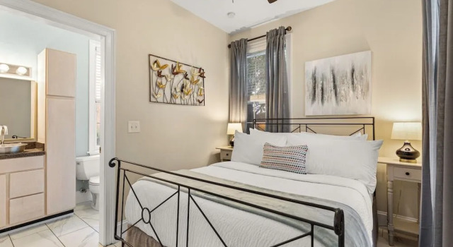 Tranquility with Garden & Heated Pool near King Street