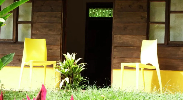 Четырёхместный номер Classic с красивым видом из окна Selva Color - Forest & Beach EcoLodge