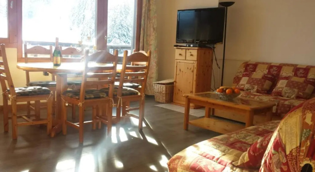 Апартаменты Appartement en résidence skis aux pieds avec sauna