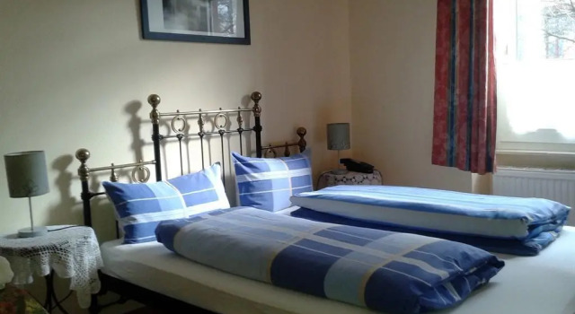 aCasa Bed & Breakfast, Забронировать Отель «постель и завтрак» Боккенхайм Франкфурт-на-Майне