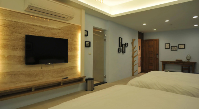 Jhongshan Building Bed and Breakfast