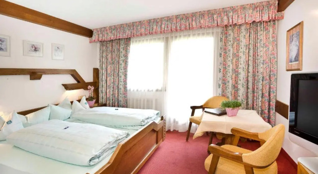 Двухместный номер Standard с балконом и с видом на сад Alpenhotel Fernau