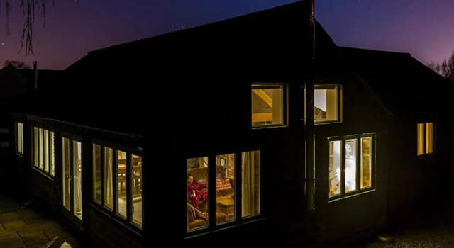 Коттедж с 3 комнатами Honeysuckle Farm cottages