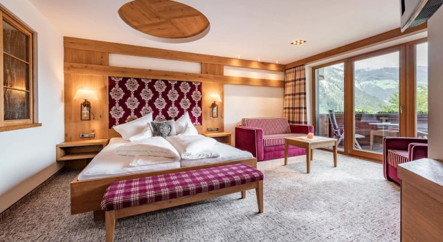 Семейный номер Standard с балконом и с видом на горы Hotel Pramstraller
