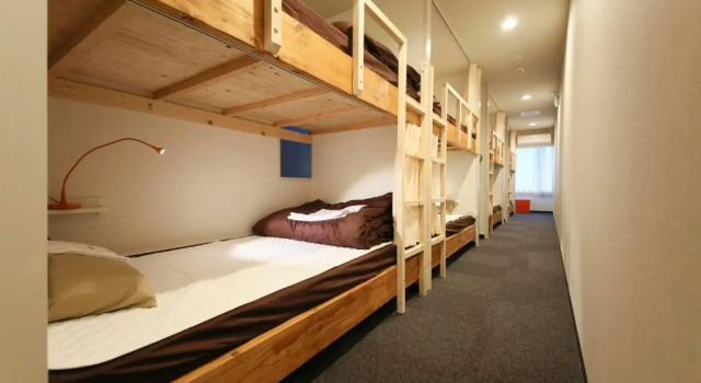Кровать в общем номере (женский номер) Roots Hostel