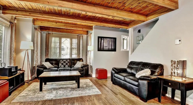 Chalets Alpins- 40 Chemin des Skieurs, Book Chalet Cottages in Stoneham, near Halte O Spa, Cottage