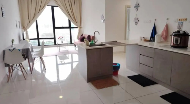 Midvalley Southkey Mosaic 2BR Suite Homestay by Jfive, Varaa Hotelli Hotellit Johor pysäköinnillä, Pysäköinti