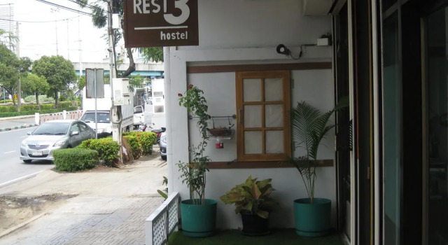Rest 3 Hostel