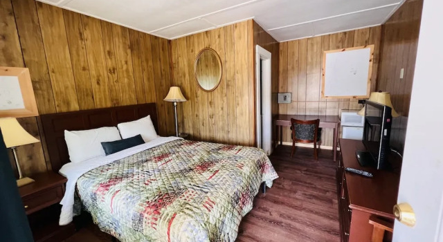Countryside Inn Lake George, Buchen Sie Gasthaus Hotels in New York State mit Pool, Schwimmbad