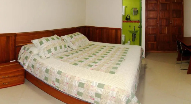 Люкс Apartahotel Vincent Suites