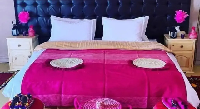 Bivouac Les Touareg Chez Bachir, Rezervovat Hotel Hotely v Meknes-Tafilalet s parkováním, Parkování