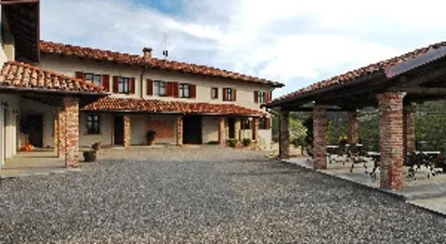Agriturismo Rio Sordo, Book Hotel Barbaresco Langhe
