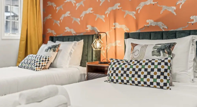 Charming Historic Gem Heart of Philly 2B