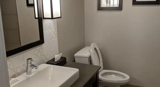 Двухместный номер Standard с балконом Country Inn & Suites Downtown Convention Center by Radisson, Gatlinburg, TN
