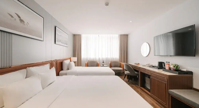 Трёхместный семейный номер Standard San Seize Hanoi Hotel