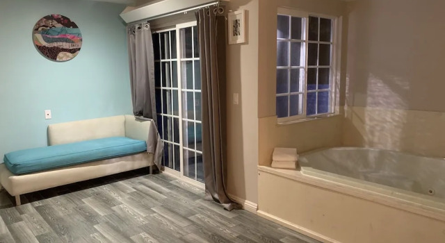 Люкс с балконом Wave Hotel Manhattan Beach