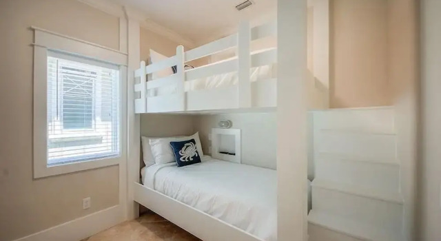 Costa Del Mar 5 Bedroom Holiday Home by Five Star Properties, Забронировать Дом для отпуска Дестин Emerald Coast, рядом с Гольф-клуб Emerald Bay
