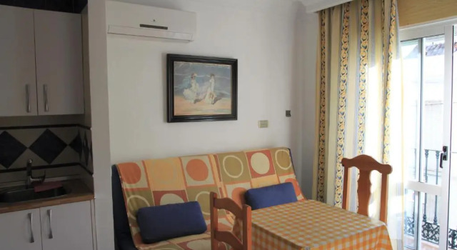 Апартаменты Hostal Ana