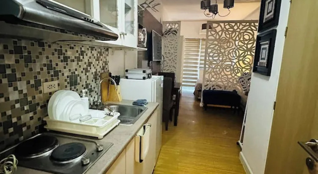 Номер Comfort One Bedroom WBalcony Near Bgc Netflix