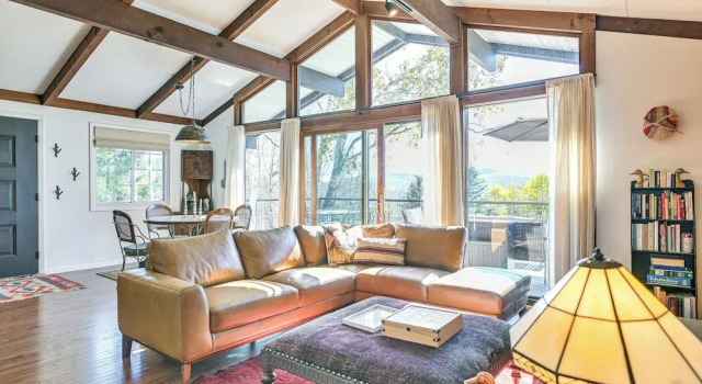 Cozy Mtn-view Chalet < 2 Mi to Windham Slopes, Boek Chalet Windham 