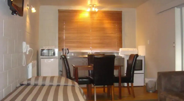 Апартаменты Bristol Motel