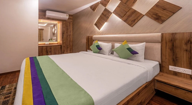 Номер Deluxe с видом на бассейн Treebo Greenland Resort Patia with Swimming Pool