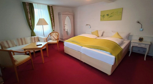 Room in Guest Room - Pension Forelle Double Room, Reserva ahora Hostal o pensión Hoteles en Baden-Wurtemberg con aparcamiento, Aparcamiento
