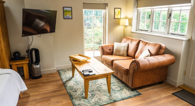 1 Bed Studio in Two Dales, Near Matlock & Bakewell, Varaa Huoneisto Asunnot kohteessa Merseyside, Huoneisto
