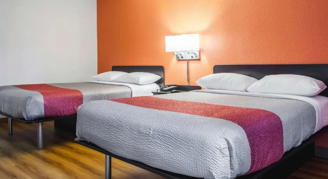 Четырёхместный номер Standard Motel 6-Brockton, MA