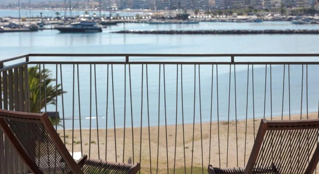 Люкс V77 Seafront Suites