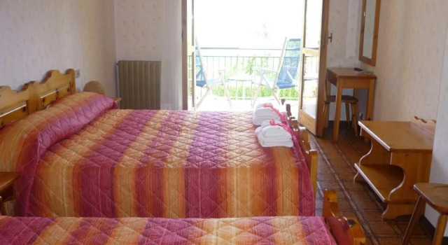 Трёхместный номер Standard с видом на озеро Residence Hotel Maxi