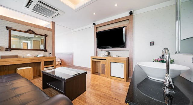 Полулюкс Incheon Prince Tourist Hotel