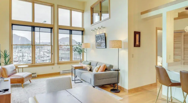 Custom Harborside Loft In the Heart of Ketchikan, Rezerwuj Hotel Ketchikan Alaska