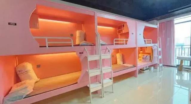 Кровать в общем номере (женский номер) No. 2 Building, Guowei Central Plaza, 115 North Guihua Road, Xiangzhou District, Zhuhai Cit