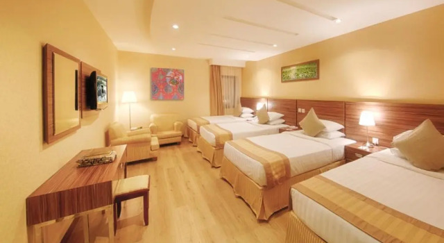 Четырёхместный номер Standard Al Safwah Orchid Hotel