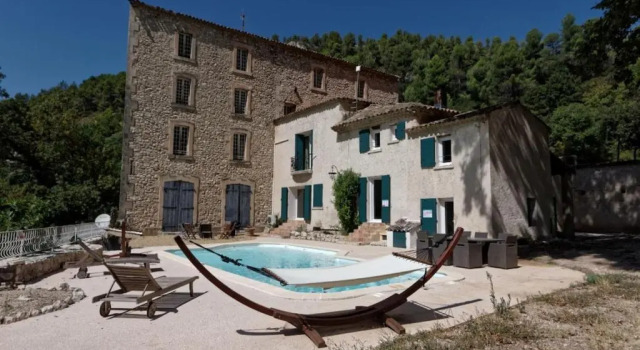 Вилла Charming farmhouse in a quiet area with a parking in the courtyard
