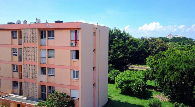 Apartment with 2 Bedrooms in St Denis, with Enclosed Garden - 6 Km From the Beach, Book Apartment Hotels in Saint-Denis with Parking, near Trinity Park, Parking