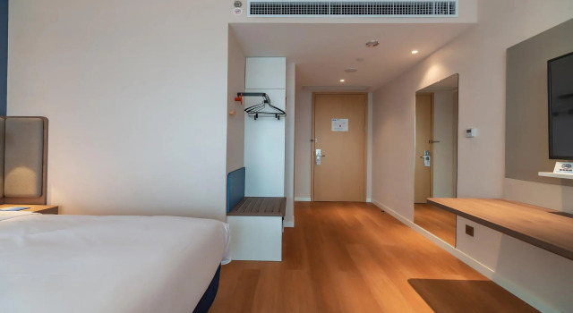 Двухместный номер Standard Holiday Inn Express Nanjing Jiangbei Yushan by IHG